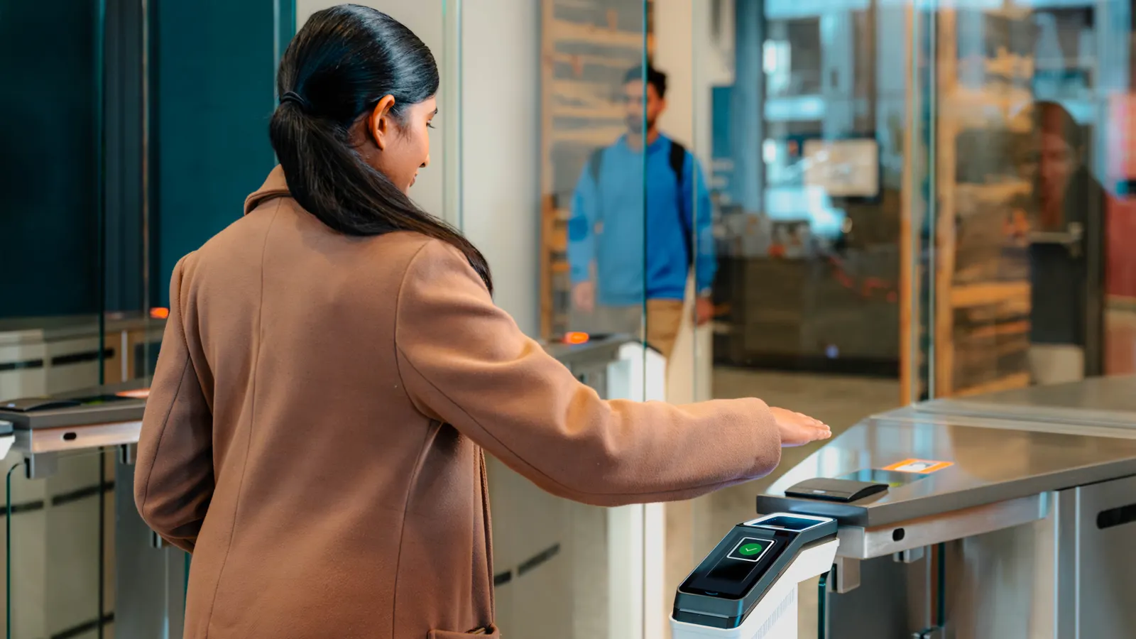 Amazon-One-Enterprise_AOE_Woman-Entering-Office_Medium-Shot-Behind-customer_ho_0AtghJQ Amazon-One-Enterprise_AOE_Woman-Entering-Office_Medium-Shot-Behind-customer_ho_0AtghJQ
